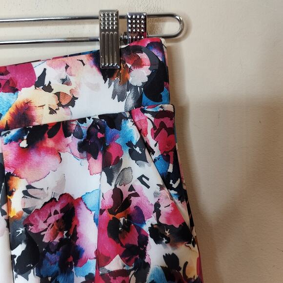 Torrid Floral Flare Mini Skirt Stretch Pull On Pockets - Picture 7 of 9